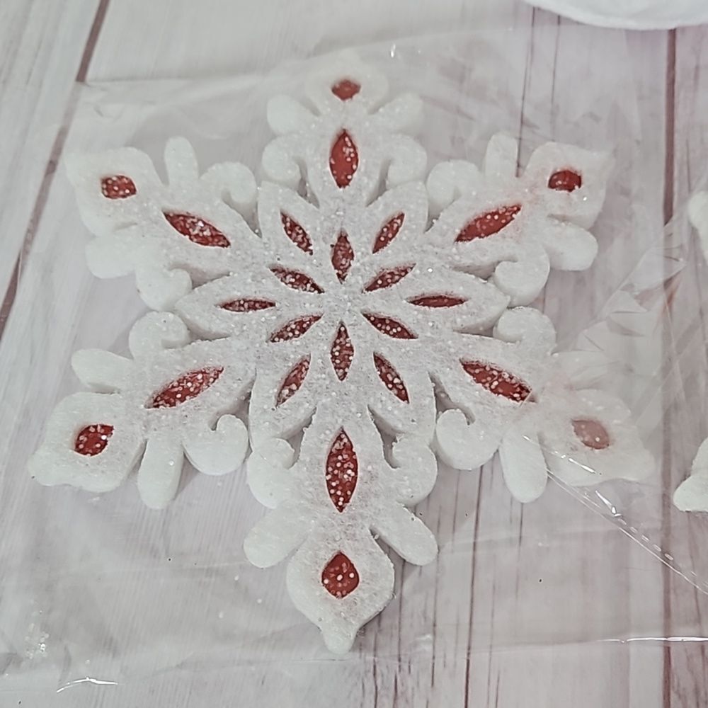 Winter Wreath Kit - Picture 2 of 5